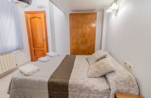 Villalonquejar Hostel | Hostal Restaurante La Buena Villa by Vivere Stays