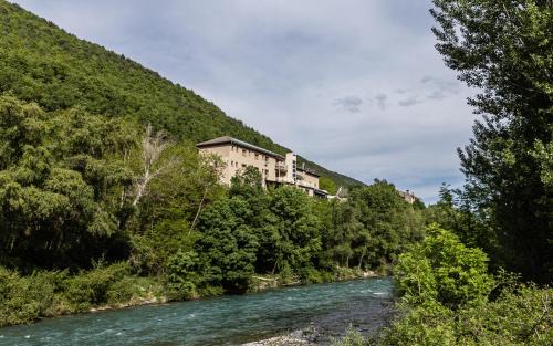 Fiscal House | HOSTAL RIO ARA BELLOSTA by Vivere Stays