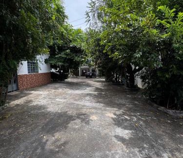 Barra do Garcas House | Hostel Dourado