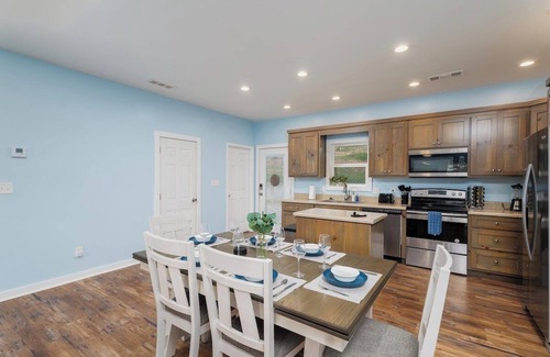 Dahlonega Cabin | Hot tub - King Beds - Mini Golf - Games - Private Pool - BBQGrill - Pet Friendly