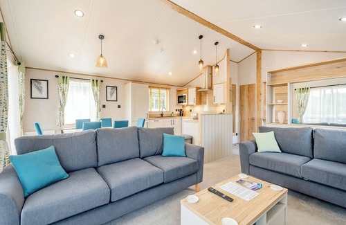 Kirkcudbright Ski Chalet | Hot Tub Lodge 3 Pet Friendly