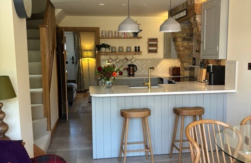 South Cave Cottage | Hot Tub on the Yorkshire Wolds : Oak Cottagen