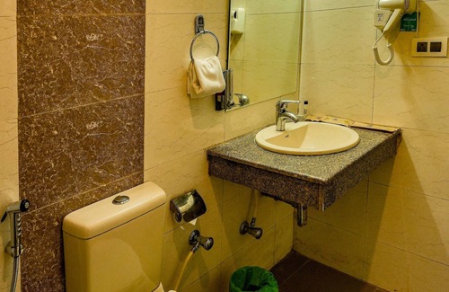 Sidhpur Hotel | Hotel 360 By D'Polo