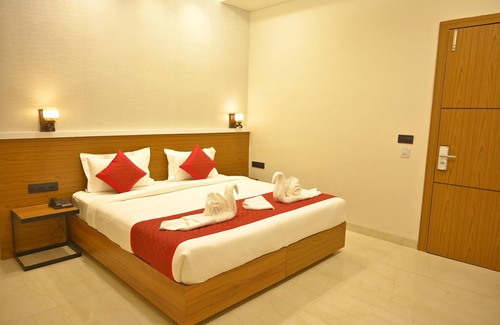 Chhatarpur Hotel | Hotel 7b