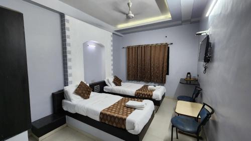 Pandharpur Hotel | Hotel Aishwarya