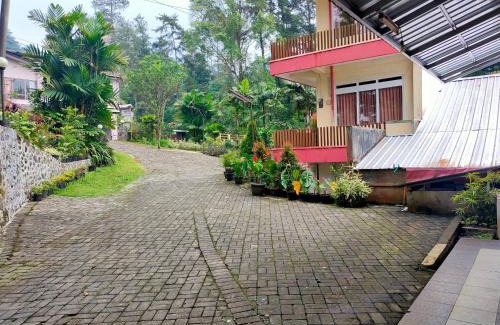 Baturaden Hotel | Hotel Anita Baturaden Mitra RedDoorz