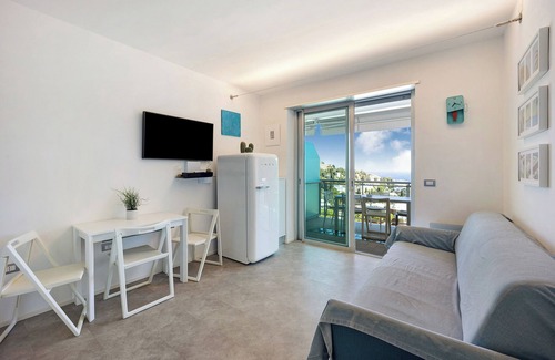 Sanremo Apartment | Hotel Apartment Modus Vivendi Trilocale Deluxe with Sea View & Wi-Fi