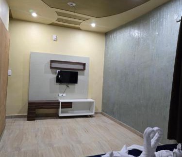 Etah Hotel | Hotel AshokA