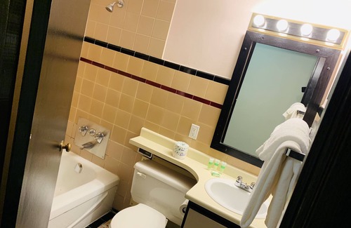 Grandview-Woodland Hotel | Hotel at the Waldorf