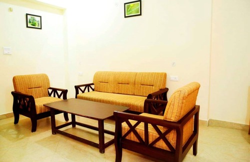 Bhowali Hotel | Hotel Avlokan - Near Kainchi Dham Mandir