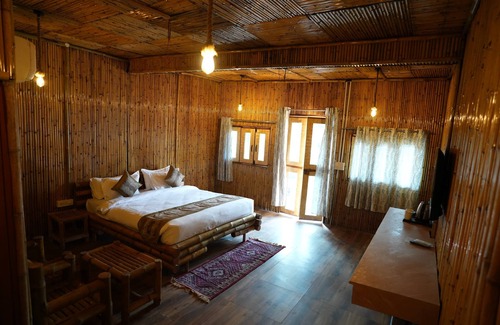 Varanasi Hotel | Hotel Banaras kila