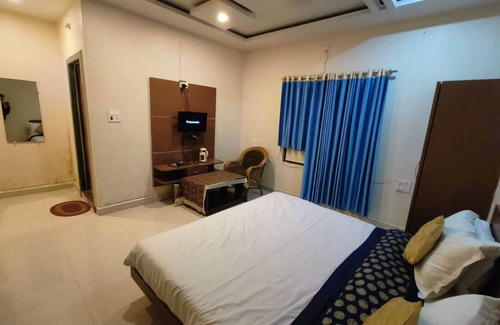Sidhi Hotel | Hotel Basant Palace