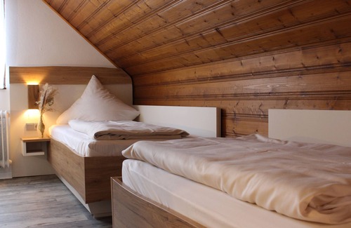 Obernhausen House | Hotel Berghof Wasserkuppe und Gästehaus Fuldaquelle