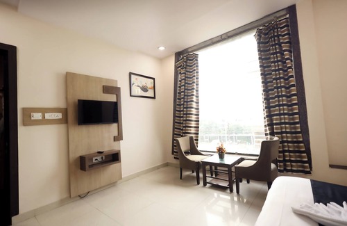 Kalyanpur Hotel | Hotel Bhagyaraj Palace Keshavpuram