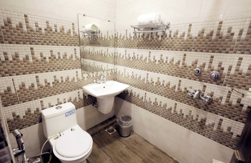 Kalyanpur Hotel | Hotel Bhagyaraj Palace Keshavpuram