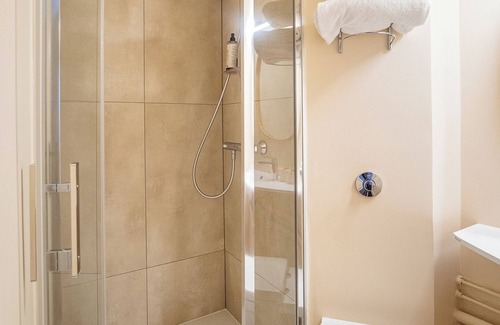 La Chapelle-Saint-Luc Hotel | Hotel Bhoma Troyes