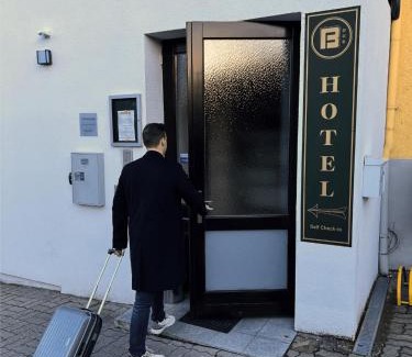 Horn Hotel | Hotel Blie, Bed & Breakfast, Self Check-in