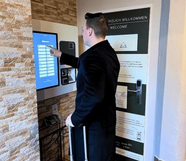 Horn Hotel | Hotel Blie, Bed & Breakfast, Self Check-in