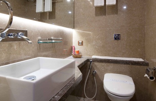 Dhobitalao Hotel | Hotel Crawford Inn