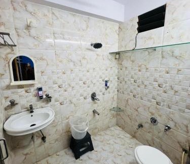 Jamnagar Hotel | Hotel Dev Lakeview