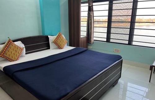 Jamnagar Hotel | Hotel Dev Lakeview