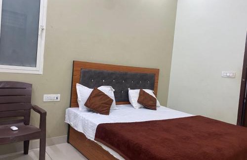 Greater Kailash Enclave I Apartment | Hotel DevNarayana Dham