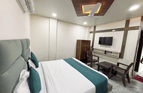 Dewas Hotel | Hotel Dhana Lakshmi Bliss