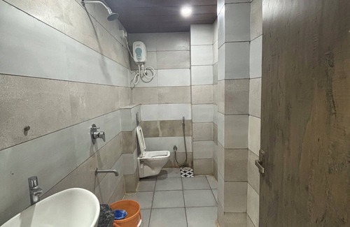 Dewas Hotel | Hotel Dhana Lakshmi Bliss