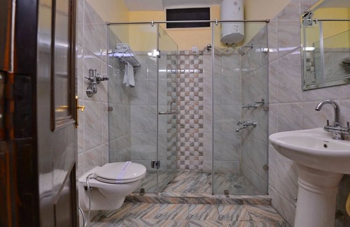 Jalandhar Hotel | Hotel Dolphin