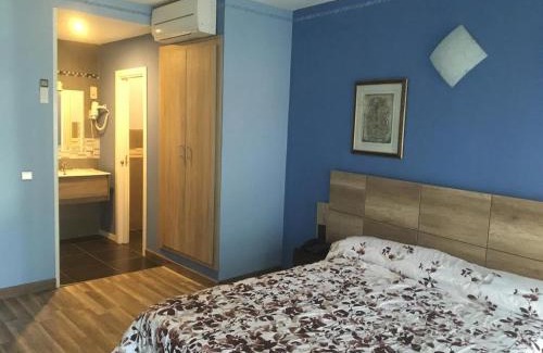 Villanueva de la Canada Hotel | Hotel Don Angel