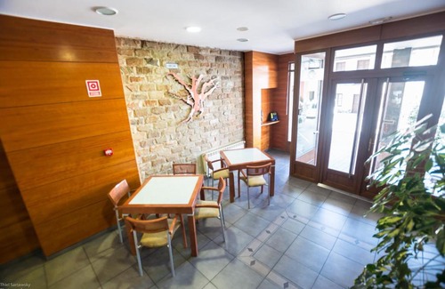 Cervera de Pisuerga Hotel | Hotel El Roble