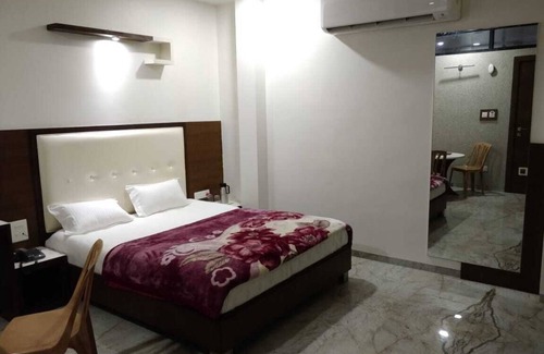 Sohagpur Hotel | Hotel Geetanjali