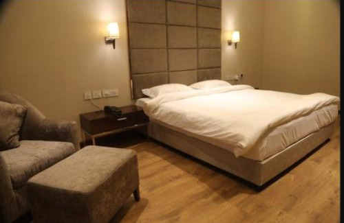 Dinanagar Hotel | Hotel Golden Palm