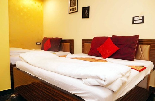 Vashi Hotel | Hotel Golden Plaza