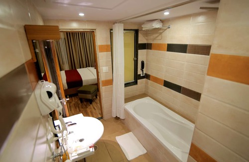 Kamalapur Hotel | Hotel Hampi International