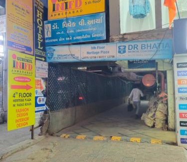 Thaltej Hotel | Hotel Heritage Gurukul