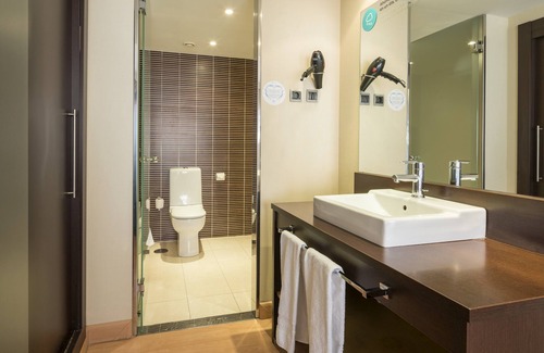 Ciudad Jardin Hotel | Hotel ILUNION Suites Madrid