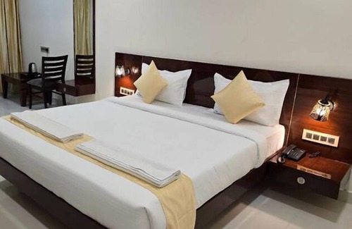 Vijayapura Hotel | Hotel Itagi Square
