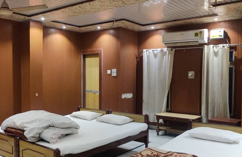 Jaunpur Hotel | Hotel Krishan Kanhiya