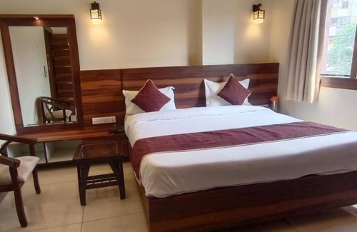 Sikandra Hotel | HOTEL KRISHNA PARADISE