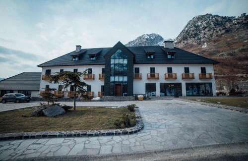 Shkoder County Hotel | Hotel Kulla e Bajraktarit