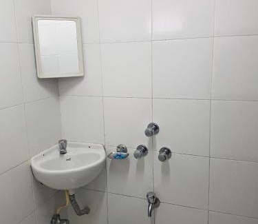 Grant Road Hotel | Hotel Kumkum