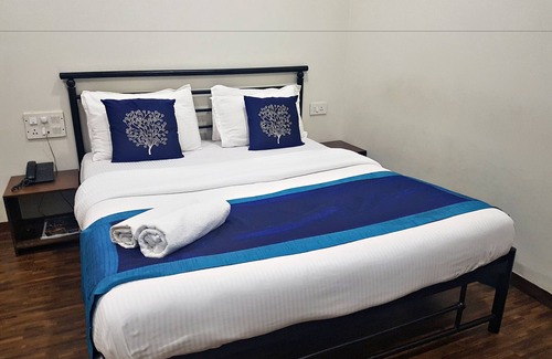 Grant Road Hotel | Hotel Kumkum