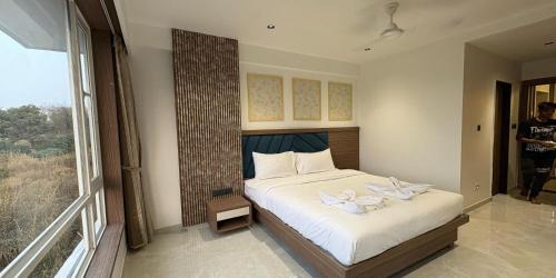 Amarnath Hotel | Hotel Kushala Grand, Dombivali