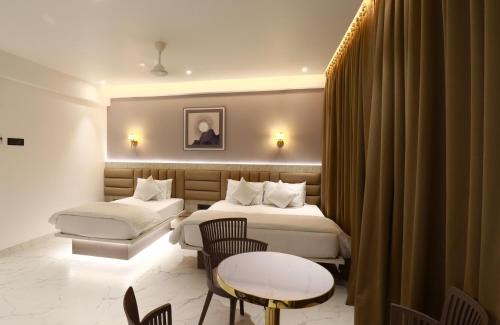 Solapur Hotel | Hotel Lémore Stay & Dine