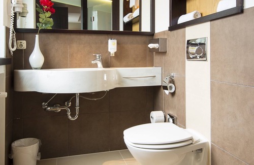 Sprendlingen Hotel | Hotel L'Escala