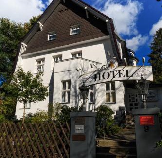 Steglitz-Zehlendorf House | Hotel Landhaus Schlachtensee