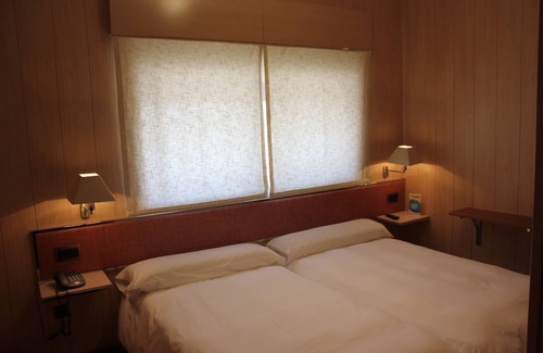 Santa Cruz De Mudela Hotel | Hotel Las Canteras