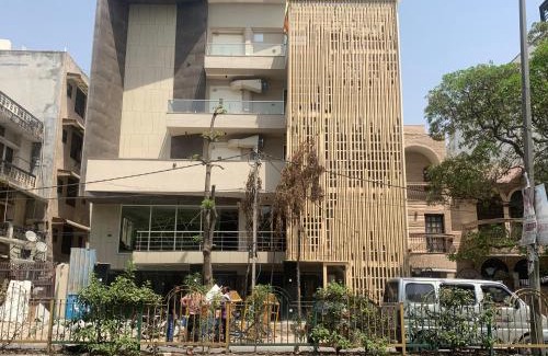 Pitampura Hotel | Hotel Leo Saffron - Pitampura