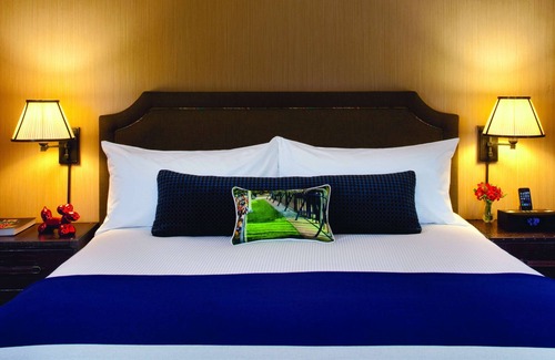 Old Town Triangle Hotel | Hotel Lincoln